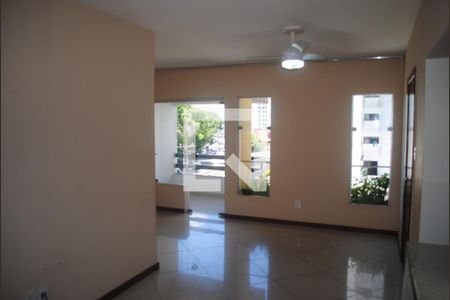 Apartamento para alugar com 3 quartos, 120m² em Imbuí, Salvador