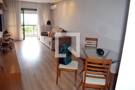 Sala de apartamento à venda com 2 quartos, 100m² em Barra da Tijuca, Rio de Janeiro