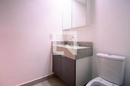 Banheiro de apartamento para alugar com 1 quarto, 29m² em Jardim das Acacias, São Paulo