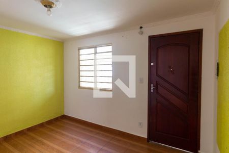 Sala de apartamento para alugar com 2 quartos, 48m² em Conjunto Residencial José Bonifácio, São Paulo