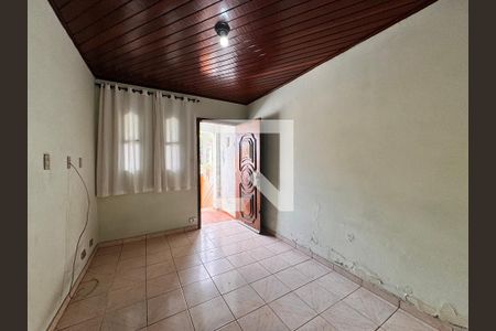 Sala de casa à venda com 4 quartos, 136m² em Vila Cecilia Maria, Santo André