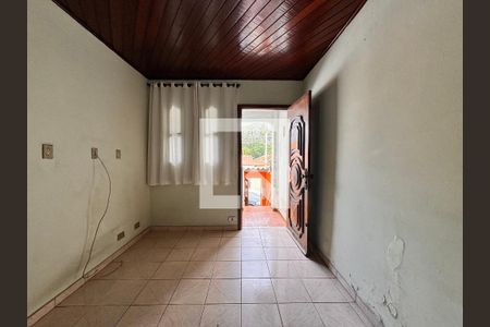 Sala de casa à venda com 4 quartos, 136m² em Vila Cecilia Maria, Santo André