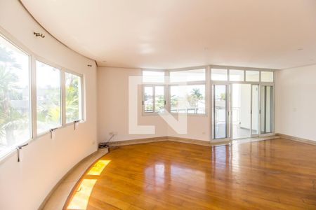 Sala de TV de casa de condomínio para alugar com 4 quartos, 600m² em Jardim Paulista, Barueri