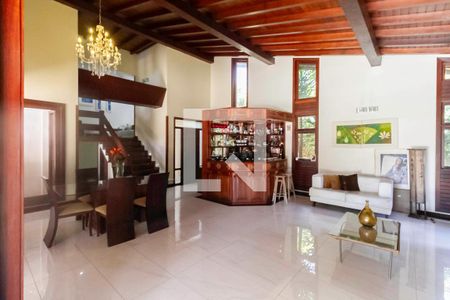 Sala 1 de casa para alugar com 4 quartos, 2700m² em Copacabana, Belo Horizonte