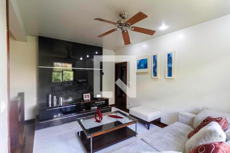 Sala 2 de casa para alugar com 4 quartos, 2700m² em Copacabana, Belo Horizonte