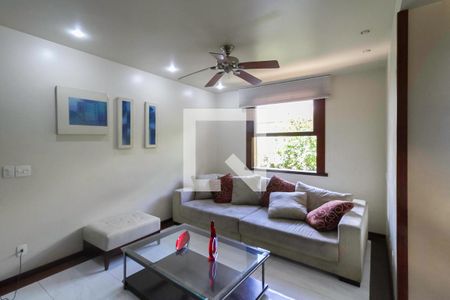 Sala 2 de casa para alugar com 4 quartos, 2700m² em Copacabana, Belo Horizonte