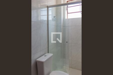 Banheiro de kitnet/studio para alugar com 1 quarto, 58m² em Cavalhada, Porto Alegre