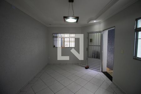 Sala de casa para alugar com 3 quartos, 230m² em Sítio Paredao, Ferraz de Vasconcelos