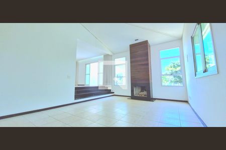 Sala 3 de casa de condomínio à venda com 5 quartos, 1010m² em Condados da Lagoa, Lagoa Santa