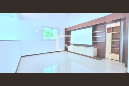 Sala 1 de casa de condomínio à venda com 5 quartos, 1010m² em Condados da Lagoa, Lagoa Santa