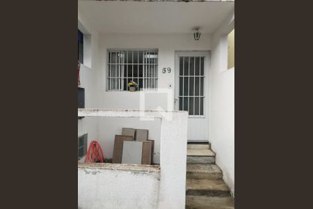 Entrada  de casa para alugar com 2 quartos, 42m² em Vila Gumercindo, São Paulo