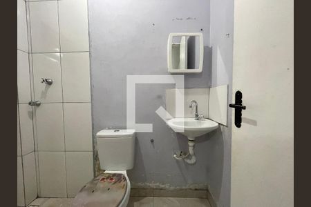 Banheiro de casa para alugar com 1 quarto, 25m² em Jardim São Jorge, São Paulo