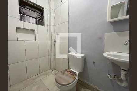 Banheiro de casa para alugar com 1 quarto, 25m² em Jardim São Jorge, São Paulo