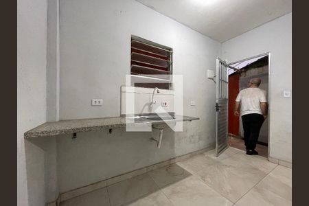 Cozinha de casa para alugar com 1 quarto, 25m² em Jardim São Jorge, São Paulo