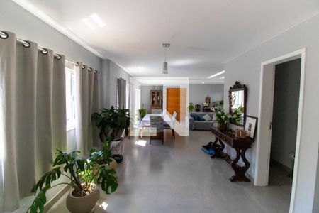 Sala de casa para alugar com 5 quartos, 296m² em Camboinhas, Niterói