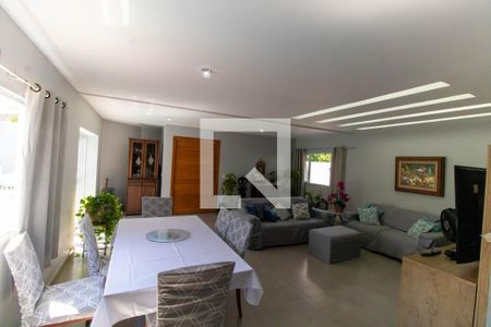 Sala de casa para alugar com 5 quartos, 296m² em Camboinhas, Niterói