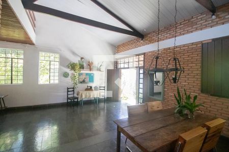 Sala de casa à venda com 4 quartos, 240m² em Marajoara, Betim