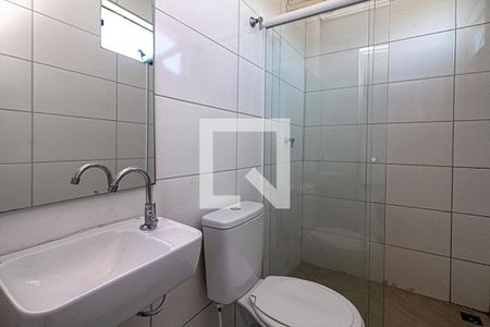 banheiro social de kitnet/studio para alugar com 1 quarto, 27m² em Jardim Seckler, São Paulo