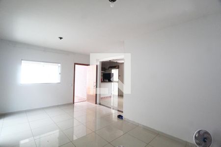 Sala de casa para alugar com 4 quartos, 139m² em Granada, Uberlândia