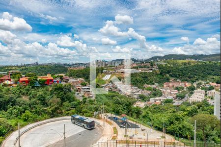 Sala de apartamento para alugar com 2 quartos, 60m² em Milionários, Belo Horizonte