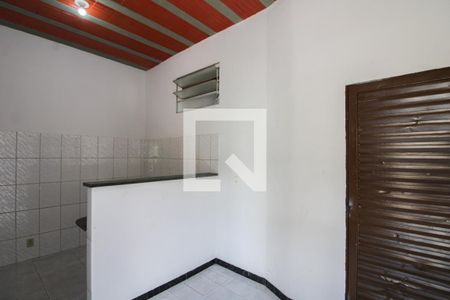 Sala de kitnet/studio para alugar com 1 quarto, 33m² em Piratininga, Belo Horizonte