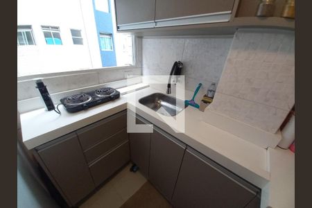 Cozinha de apartamento para alugar com 1 quarto, 30m² em Centro, São Vicente