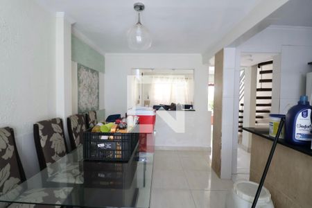 Sala de casa para alugar com 2 quartos, 80m² em Jardim Tres Marias, Guarujá