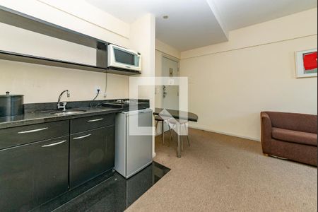 Cozinha de apartamento para alugar com 1 quarto, 38m² em Barro Preto, Belo Horizonte