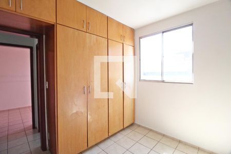 Quarto 1 de apartamento para alugar com 2 quartos, 45m² em Centro, Uberlândia