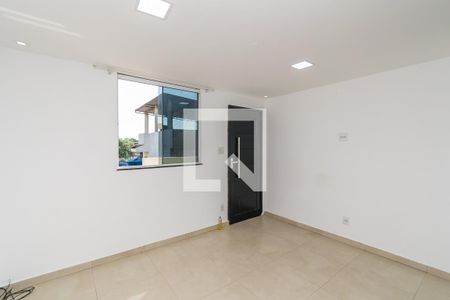 Sala de casa para alugar com 2 quartos, 50m² em Penha Circular, Rio de Janeiro