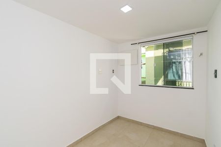 Quarto 2 de casa para alugar com 2 quartos, 50m² em Penha Circular, Rio de Janeiro