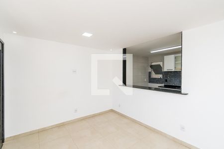 Sala de casa para alugar com 2 quartos, 50m² em Penha Circular, Rio de Janeiro