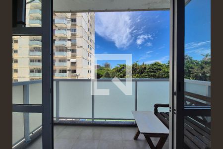 Sacada/Sala de apartamento à venda com 2 quartos, 79m² em Barra da Tijuca, Rio de Janeiro