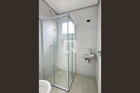 Banheiro de apartamento para alugar com 1 quarto, 32m² em Vila Mangalot, São Paulo