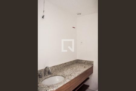 Banheiro de kitnet/studio à venda com 1 quarto, 27m² em Partenon, Porto Alegre