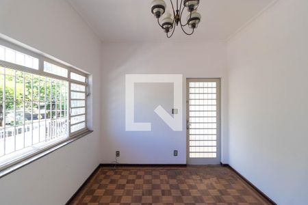 Sala 02 de casa para alugar com 3 quartos, 300m² em Vila Jequitibas, Campinas