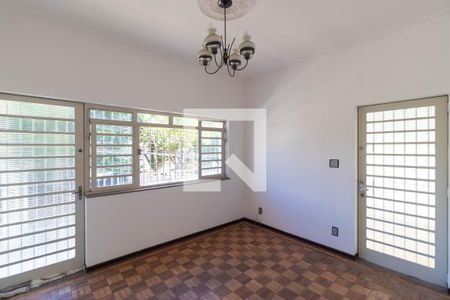 Sala 02 de casa para alugar com 3 quartos, 300m² em Vila Jequitibas, Campinas