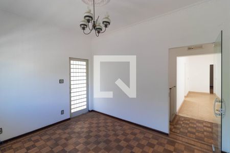 Sala 02 de casa para alugar com 3 quartos, 300m² em Vila Jequitibas, Campinas