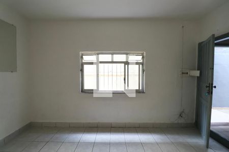 Sala de casa para alugar com 2 quartos, 70m² em Vila Santa Rosa, Guarujá