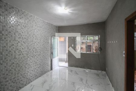 Sala de casa para alugar com 2 quartos, 90m² em Jardim Iguaçu, Nova Iguaçu