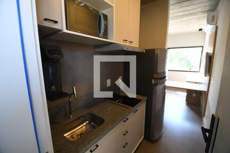 Cozinha de kitnet/studio para alugar com 1 quarto, 17m² em Cidade Universitária, Campinas