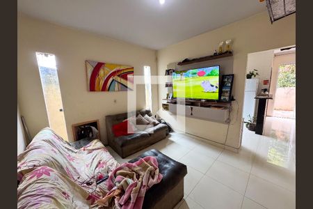 Sala de casa à venda com 2 quartos, 80m² em Jardim Industrial, Contagem