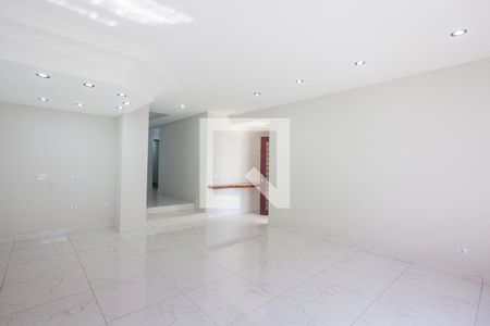 Sala de casa para alugar com 3 quartos, 300m² em Custódio Pereira, Uberlândia