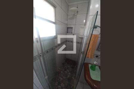 Banheiro de apartamento para alugar com 1 quarto, 39m² em Centro, São Vicente