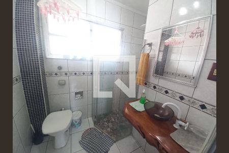 Banheiro de apartamento para alugar com 1 quarto, 39m² em Centro, São Vicente