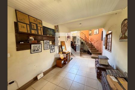 Casa à venda com 4 quartos, 250m² em Betânia, Belo Horizonte