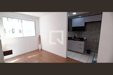 Sala/Cozinha de apartamento para alugar com 2 quartos, 44m² em Jardim Maria Duarte, São Paulo