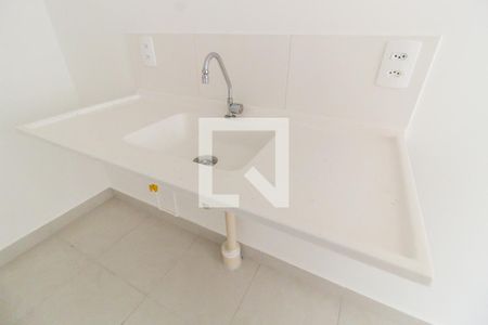 Sala/Cozinha de apartamento para alugar com 2 quartos, 33m² em Fazenda Aricanduva, São Paulo