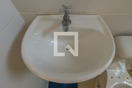 Banheiro de apartamento para alugar com 2 quartos, 55m² em Betim Industrial, Betim