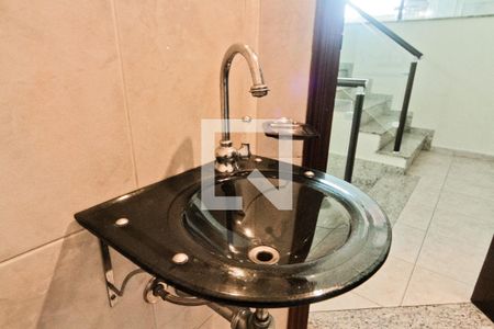 Lavabo de casa para alugar com 3 quartos, 325m² em Vila Ester (zona Norte), São Paulo